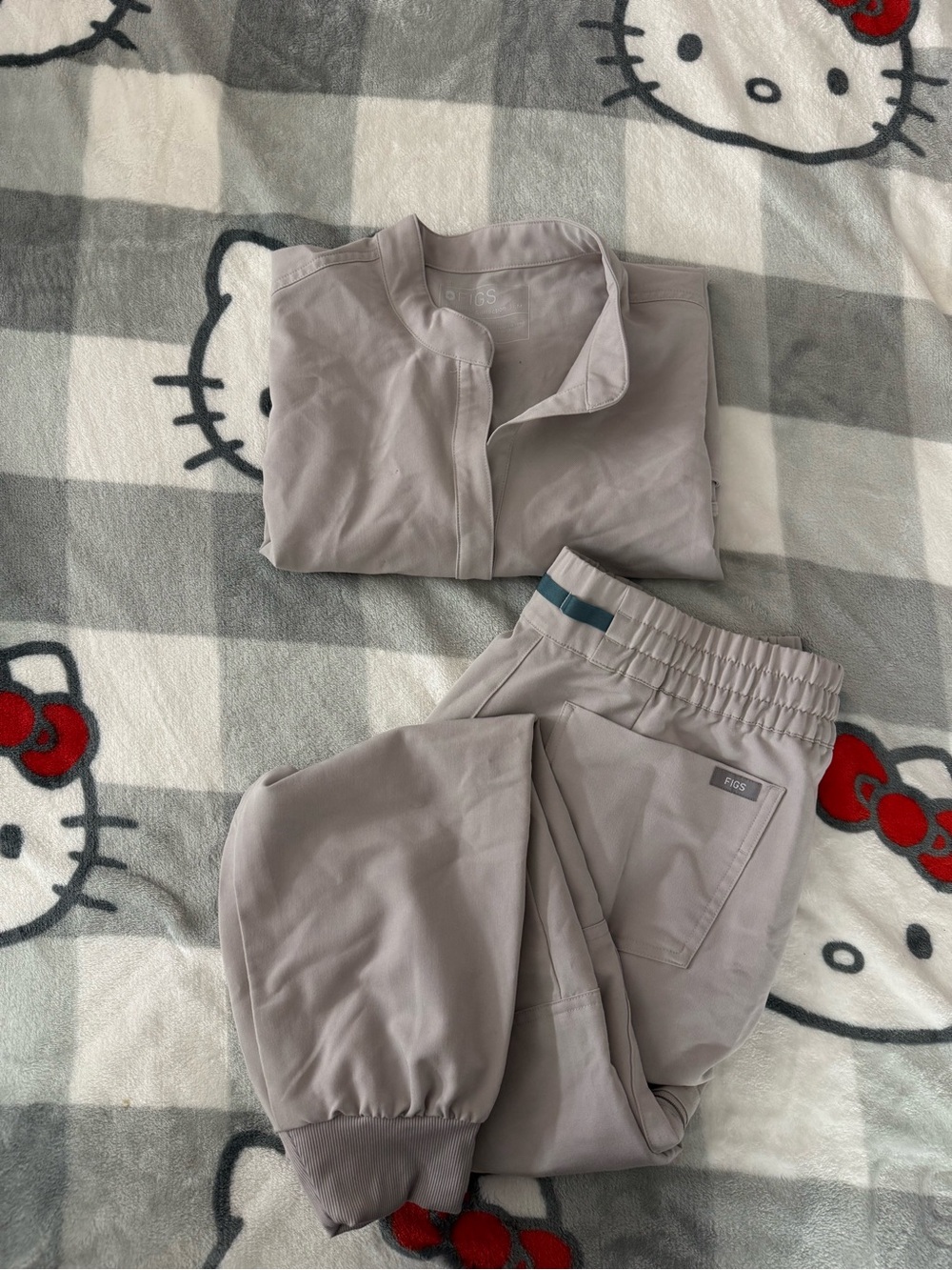 Figs Women's Scrub Top and Jogger Set in gray
